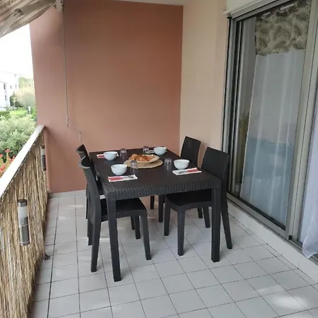 30m In A With Pool Near Beach * Agde